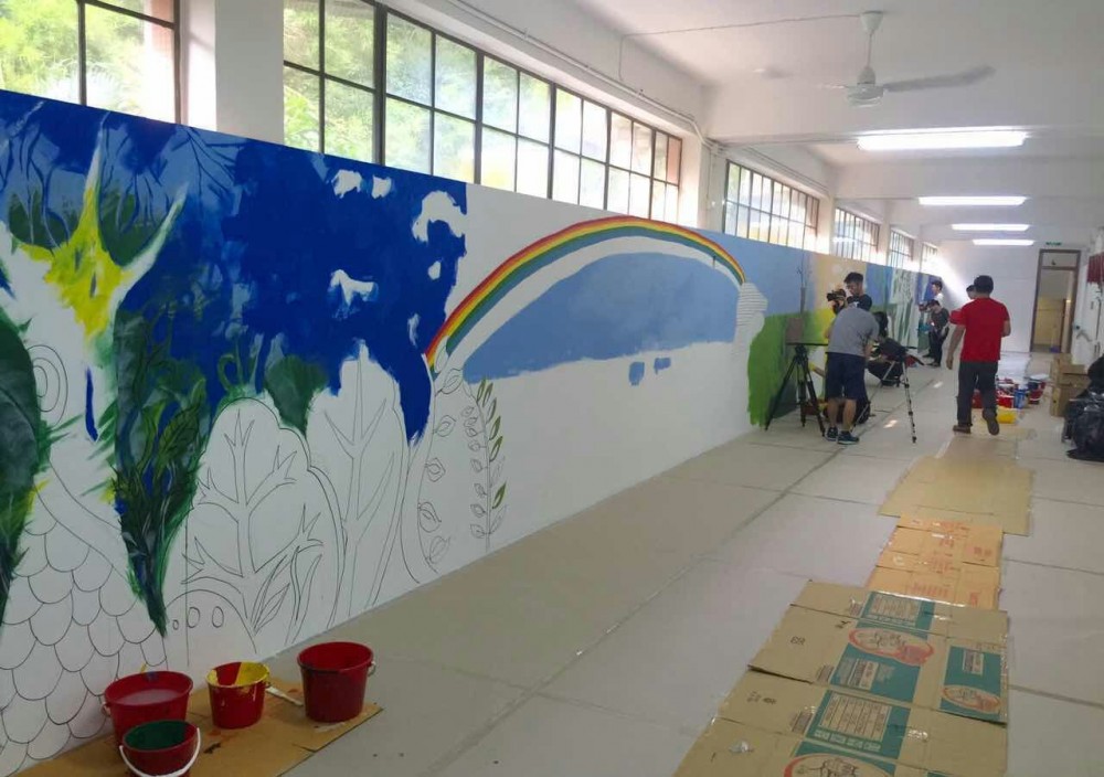 ＂EMBRACE of ART＂ First day : PREPARATION OF THE MURAL（to be continued）